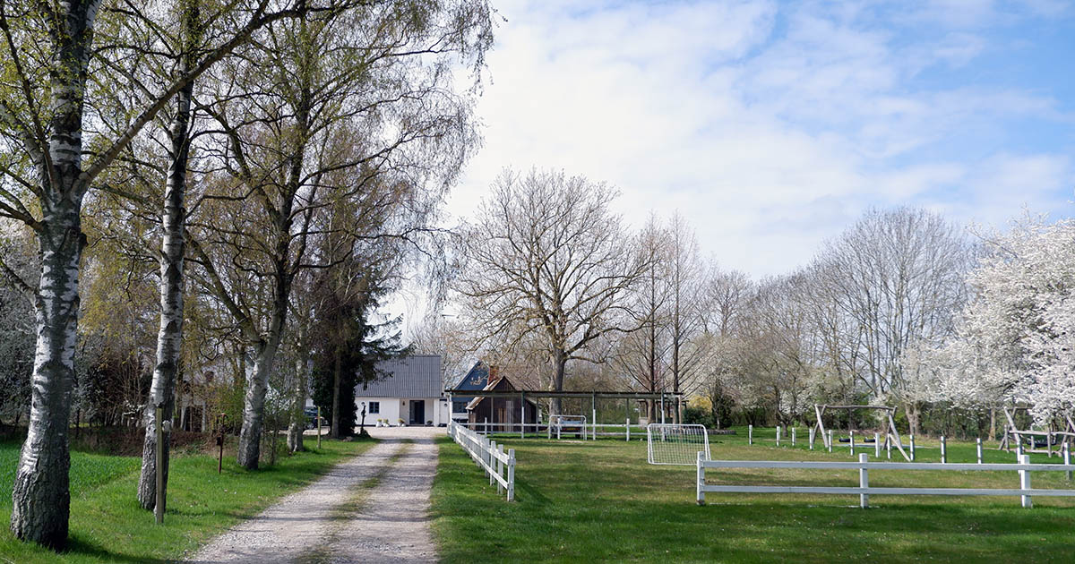 Opholdssted Sydsjælland · Beliggende på godset Lindersvold mellem Faxe og Præstø.